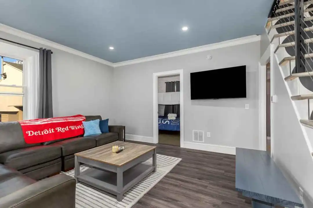 21 Coldbrook St NE unit 1364139P - View 2