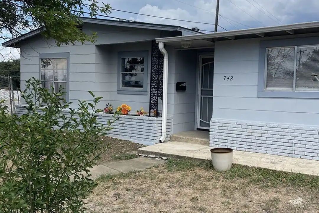 742 Olney Dr - View 2