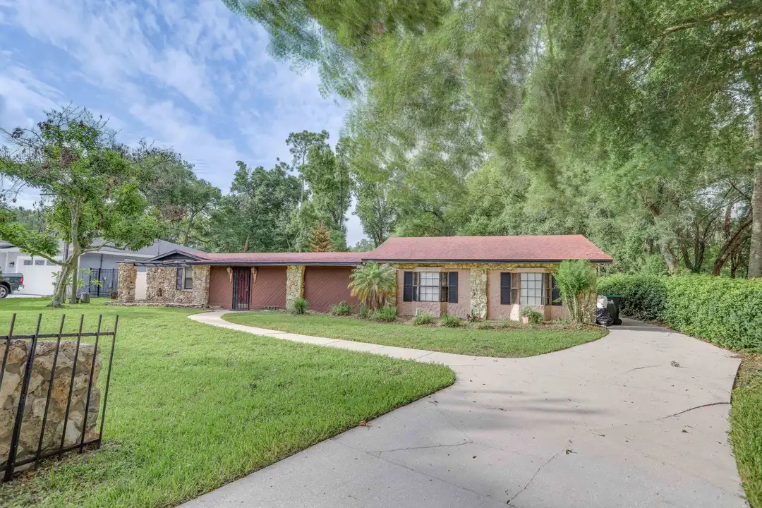 2960 Leslie Dr – pohled 2