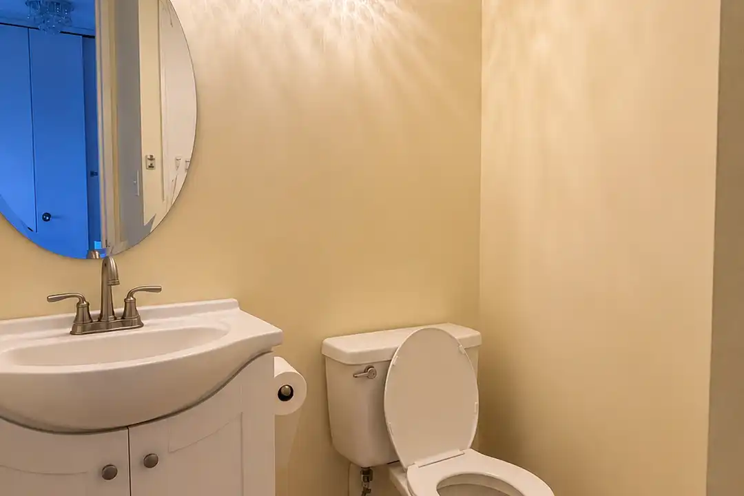 Apartment in West New York - View 2