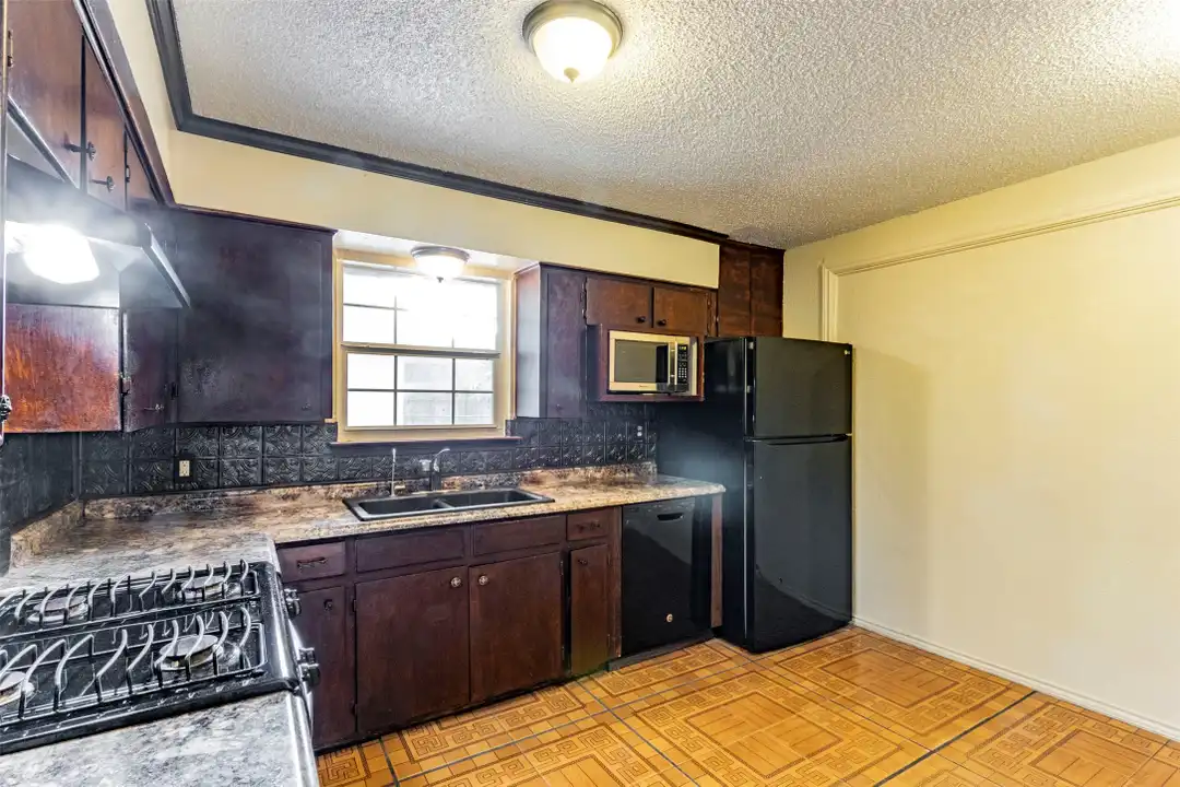2520 Bitter Creek Dr - View 6
