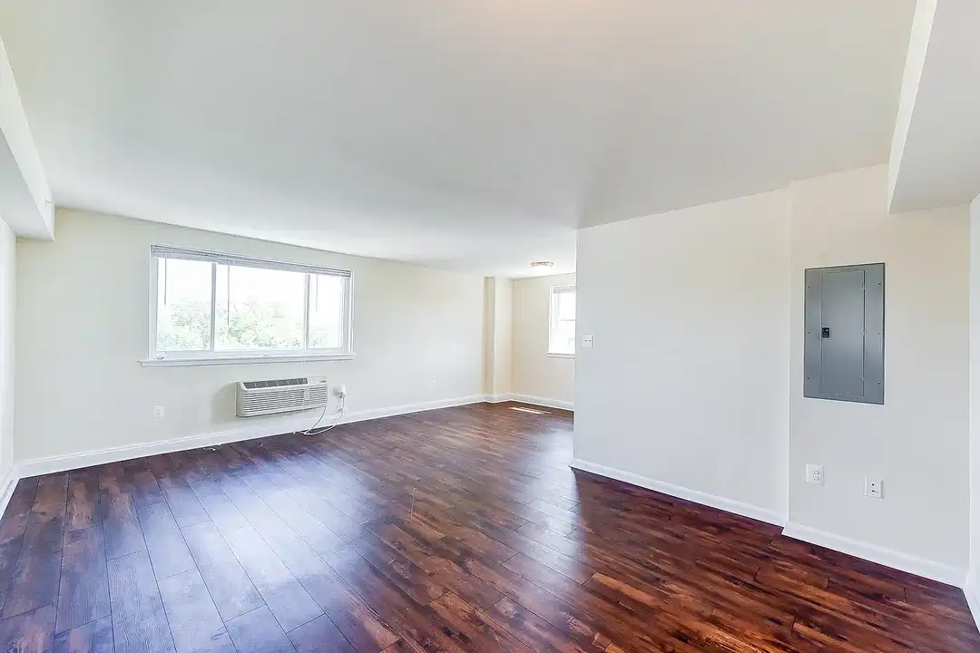 734 Longfellow – photo 1