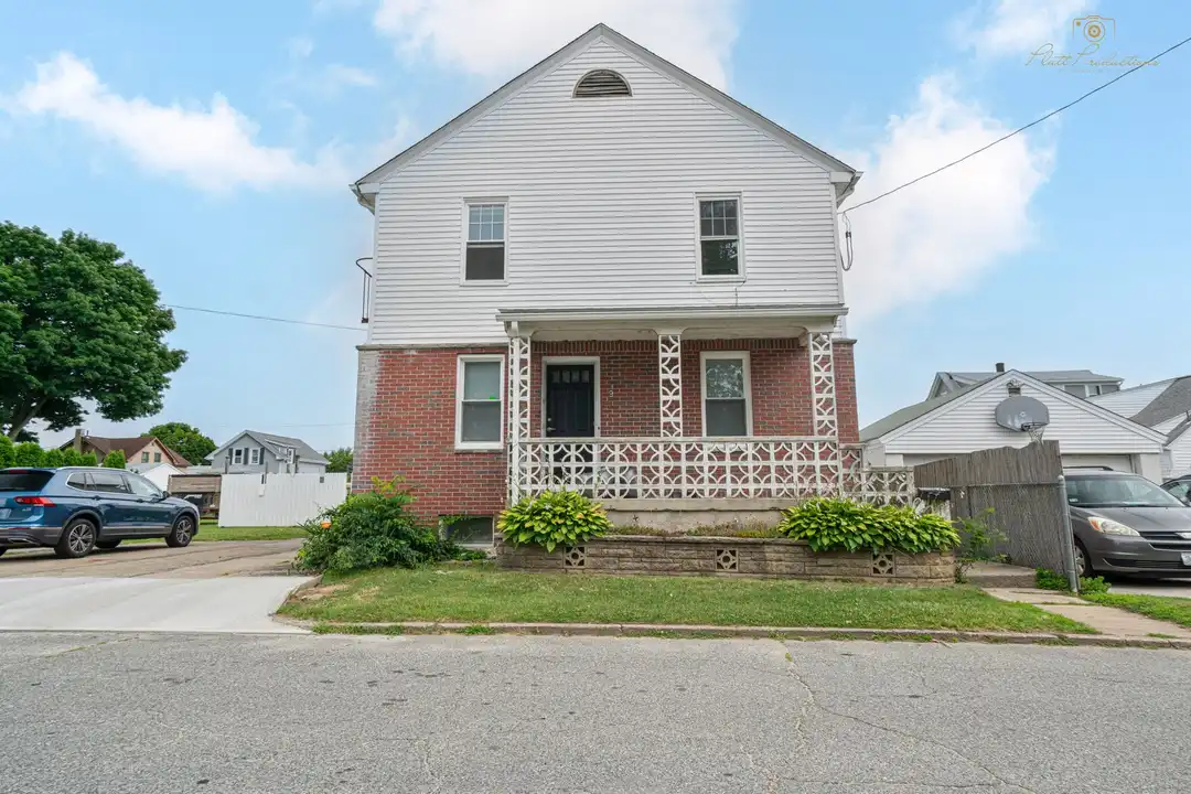 9 Colwell St unit Unit #1 - More