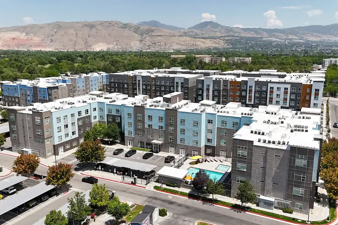 West Station Apartments – photo 1