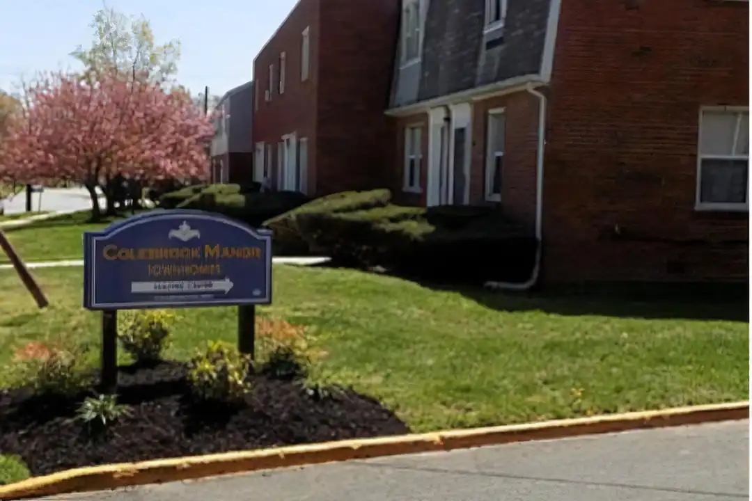 3903 25th Ave – photo 1 of 25