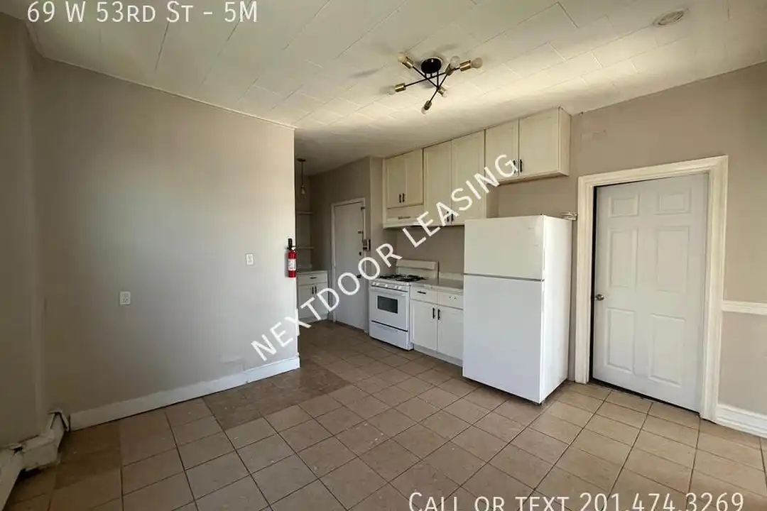 69 W 53rd St - View 6