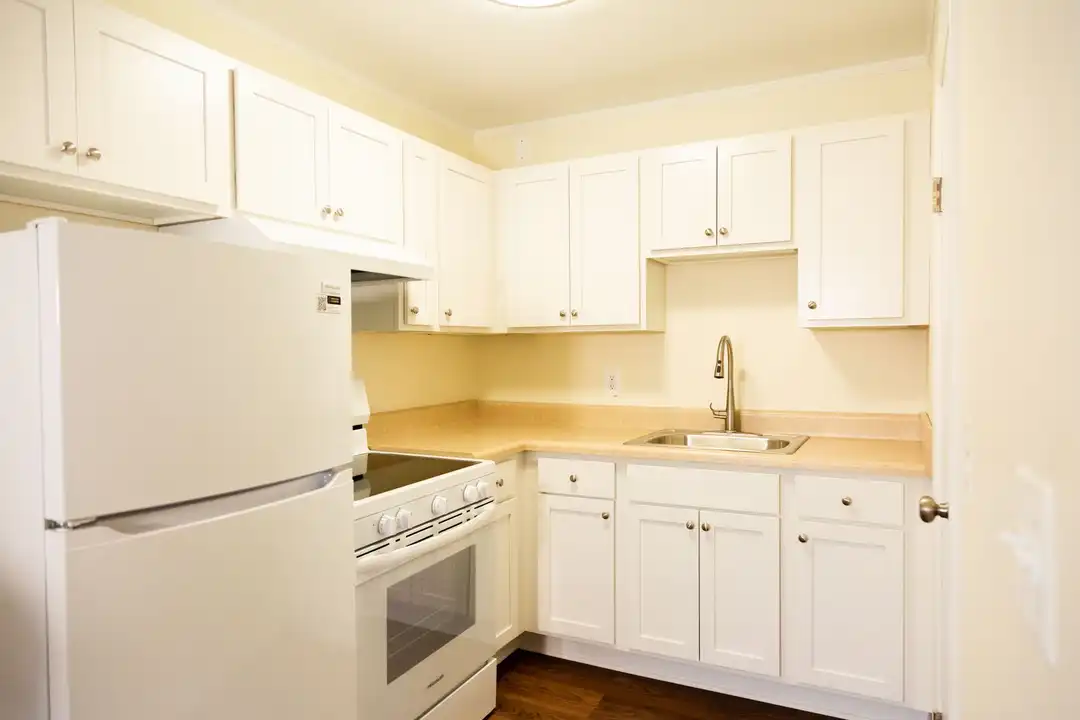 1102 Leonard St unit Apt #5 - View 2