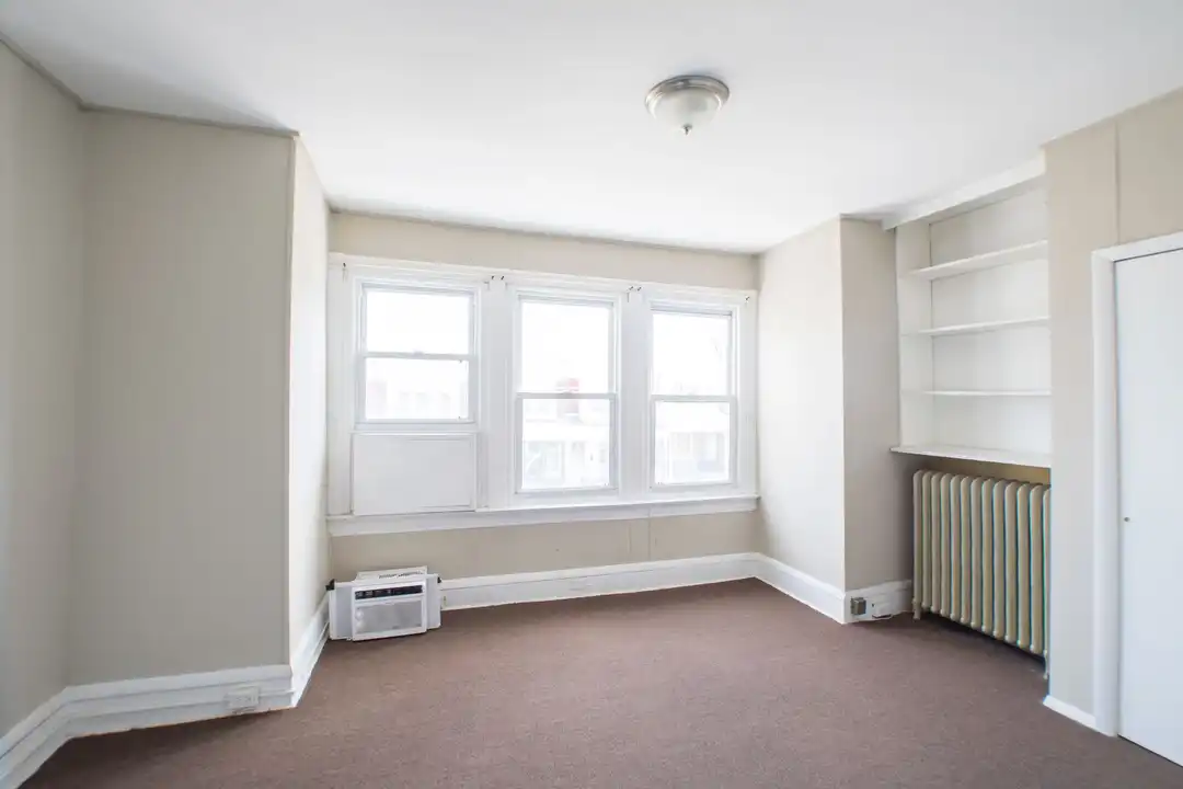 5750 N Lambert St - View 4