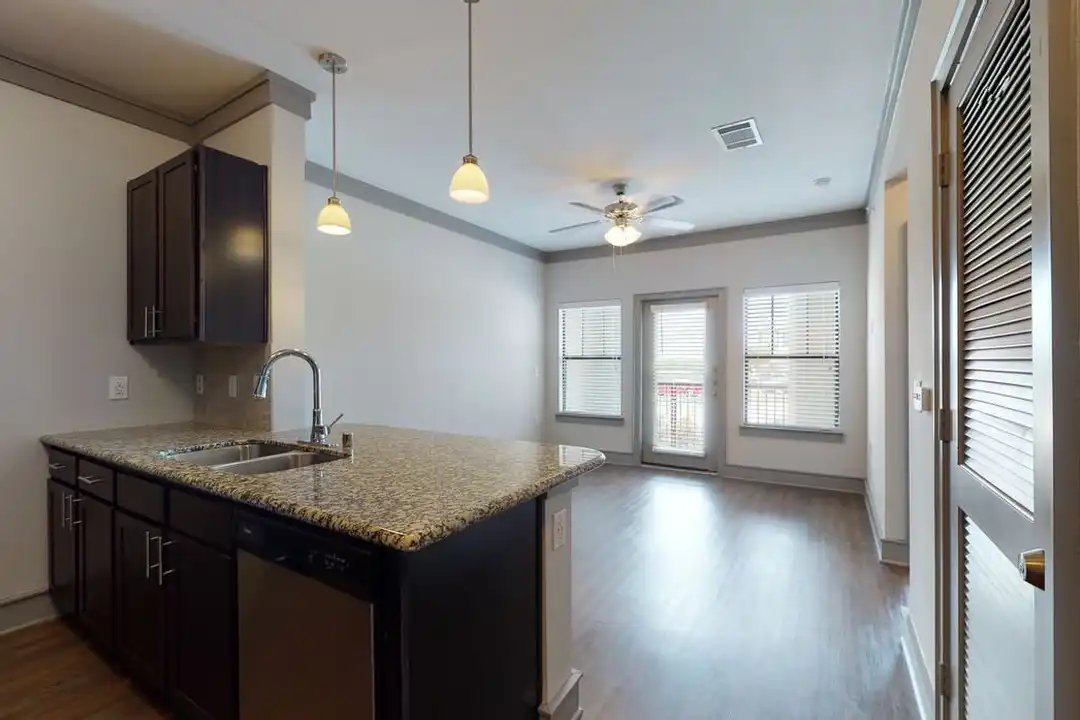 4625 Plano Pkwy unit 5128 - More
