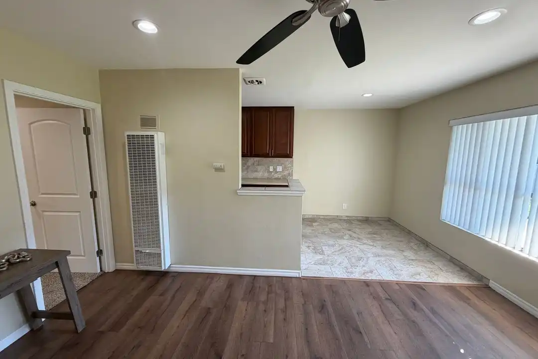 2227 E Westport Dr unit Unit 2 - View 5