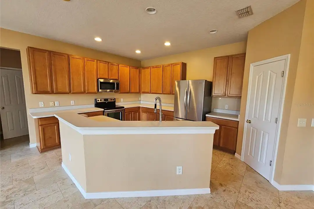 1881 Strathmore Cir - View 5