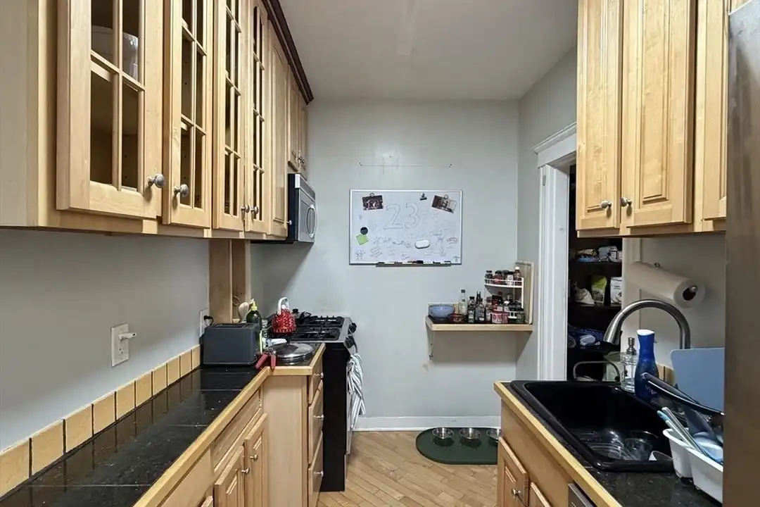 335 S Huntington Ave unit 1 - View 4