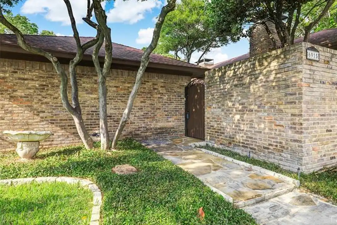 6915 Clearhaven Dr - View 2