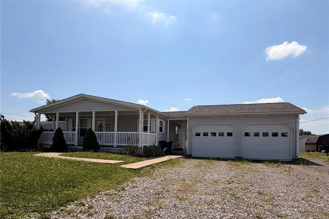 3202 46th St – photo 1 of 10
