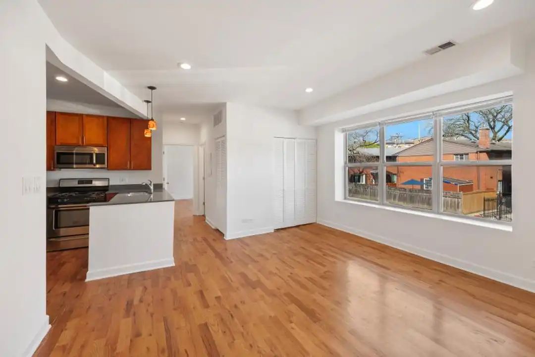 7223 N Rogers Ave - View 4