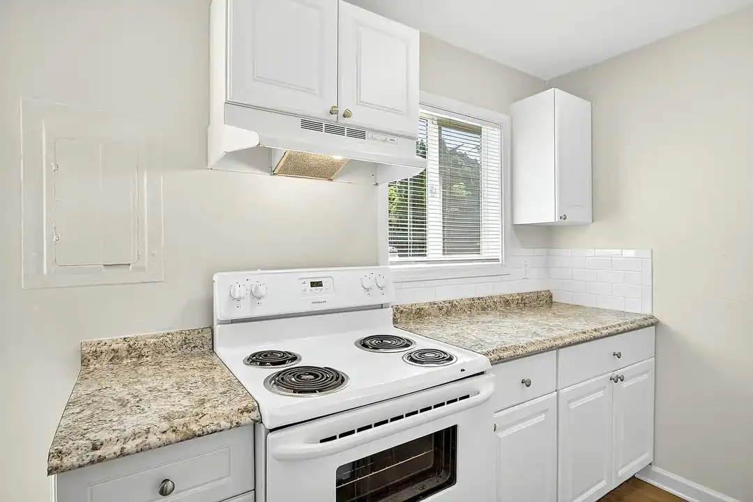 Lincoln Court Townhomes - View 3