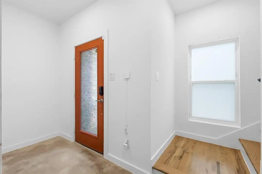 427 W 10th St #502 - View 6