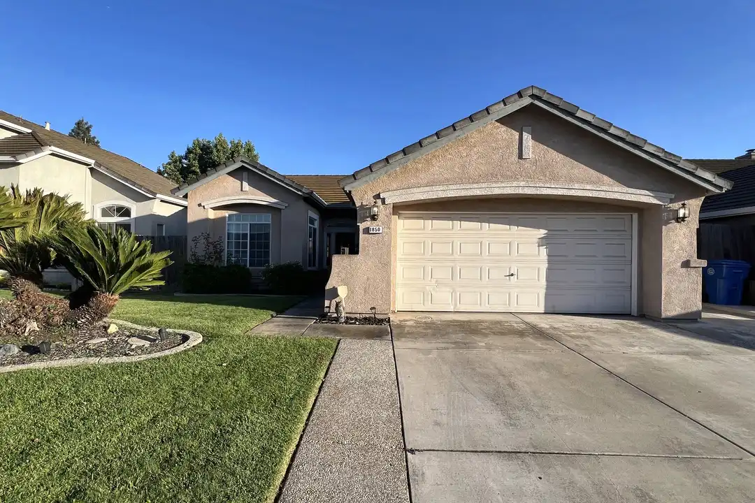 1850 Exeter Dr – photo 1