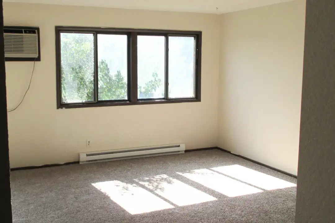 Spicer B Apartments - View 5