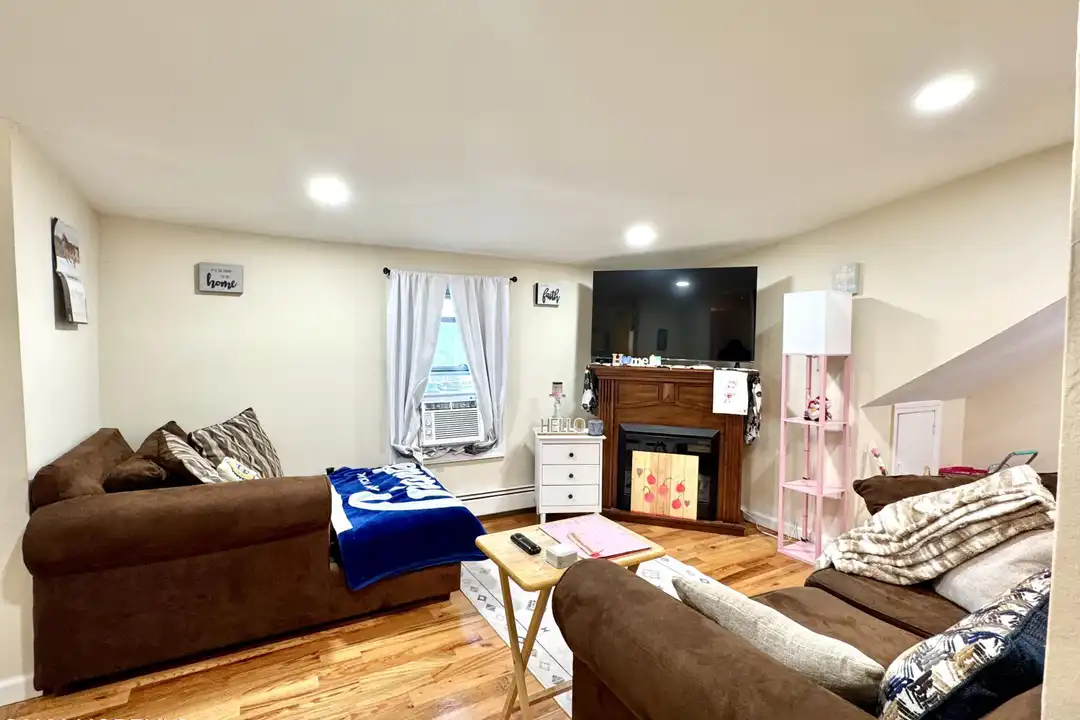 196 Milton Ave unit Apt 2 - View 3