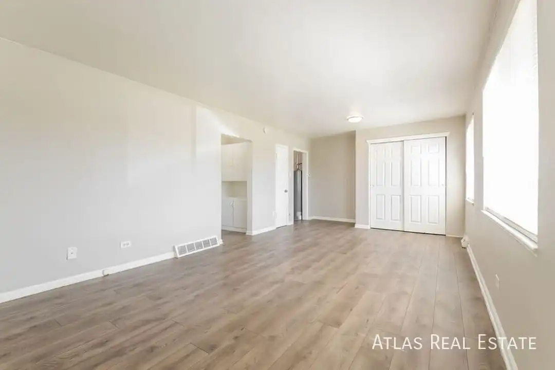 7137 E 60th Way - View 2