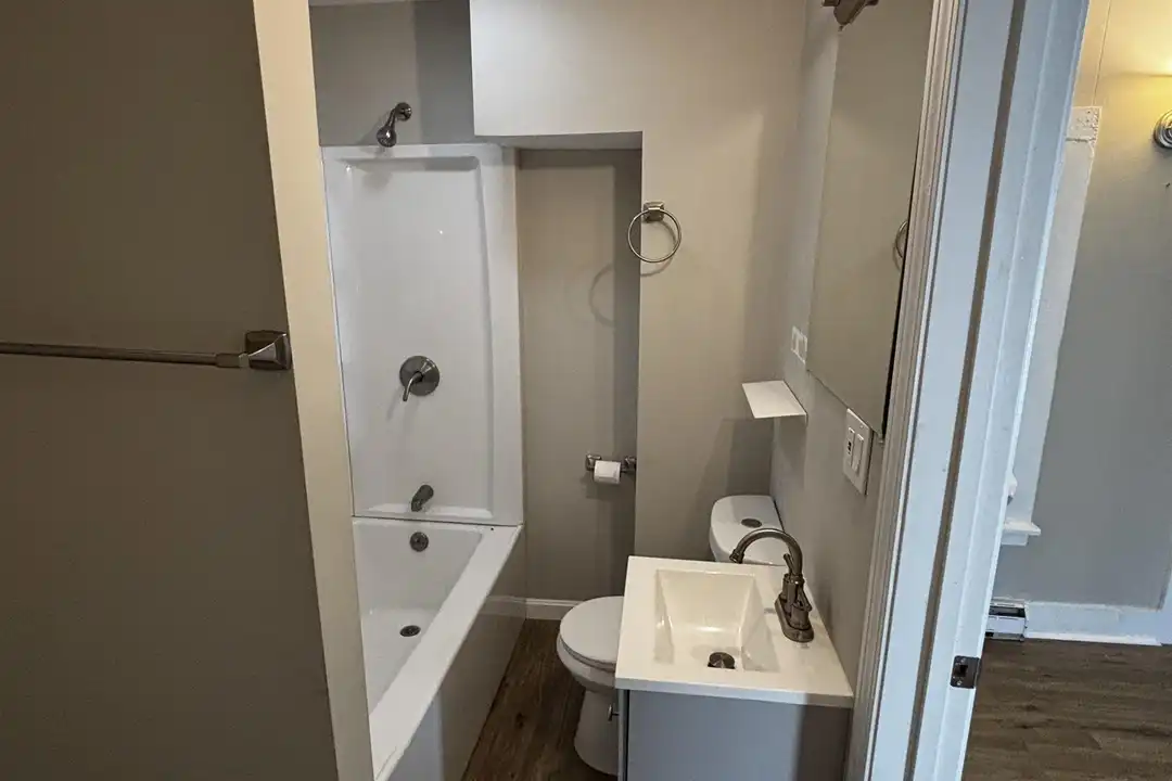 66 Richmond Rd #C - View 4