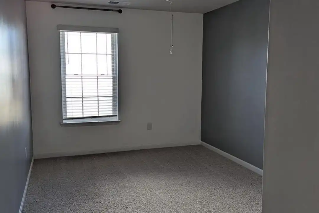 63 Orpington Dr - More