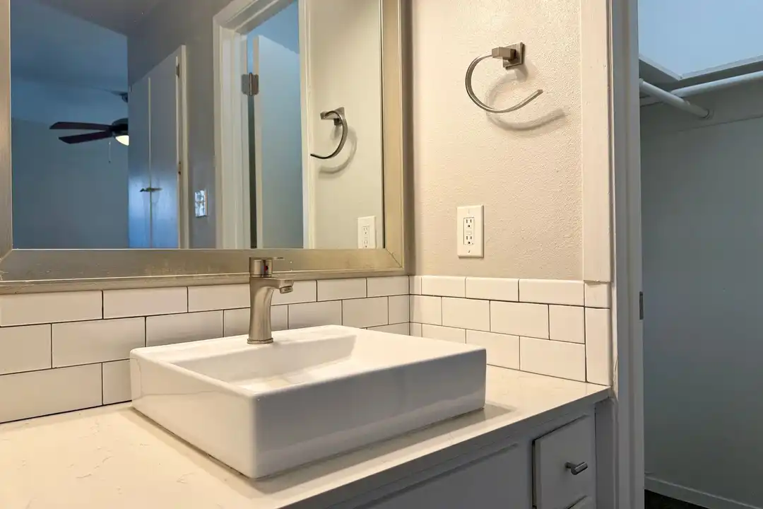 4503 Speedway unit 106 - View 5