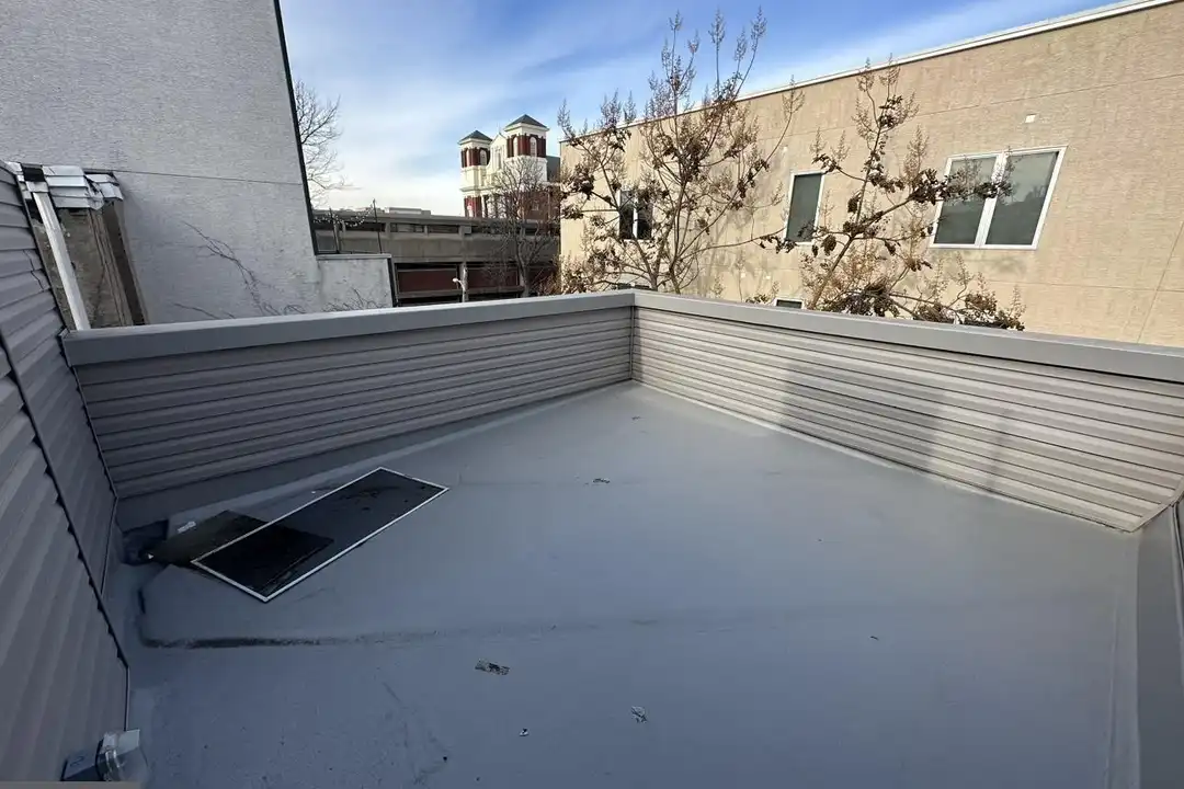 1635 W Girard Ave unit 3R – další