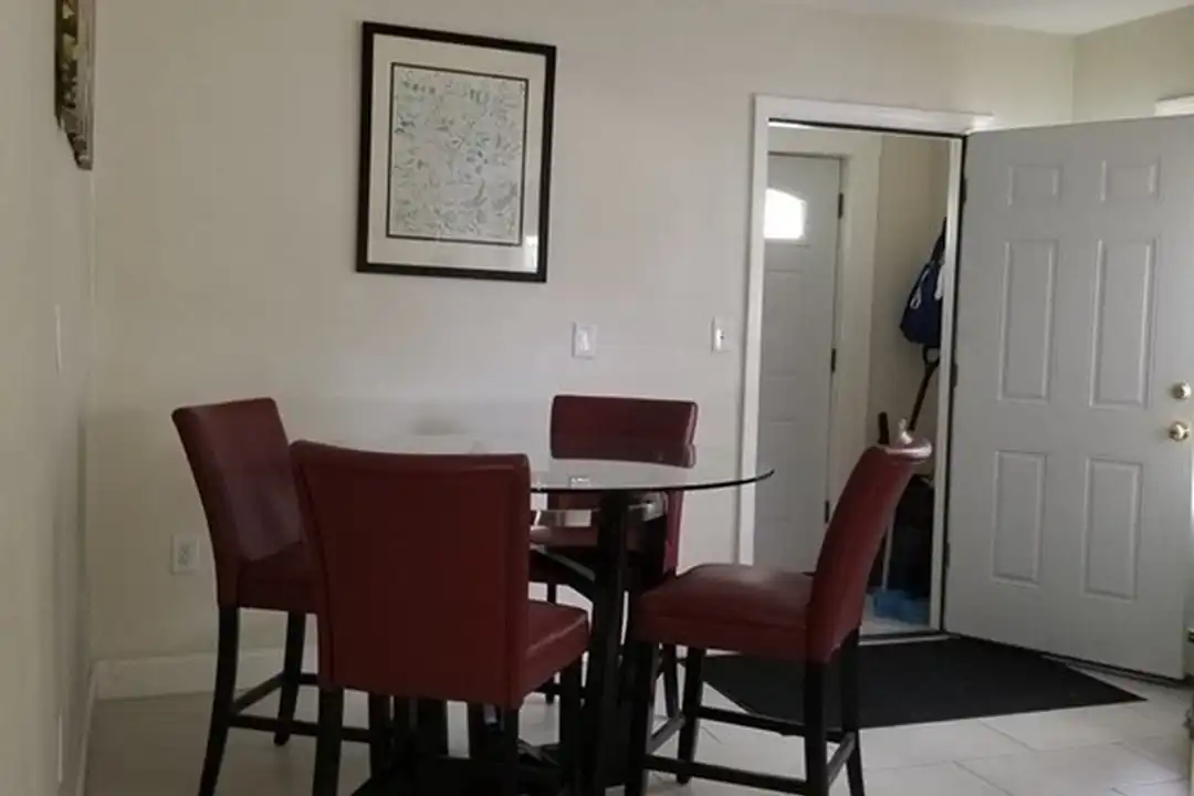 56 Etna St unit 2 – pohled 5