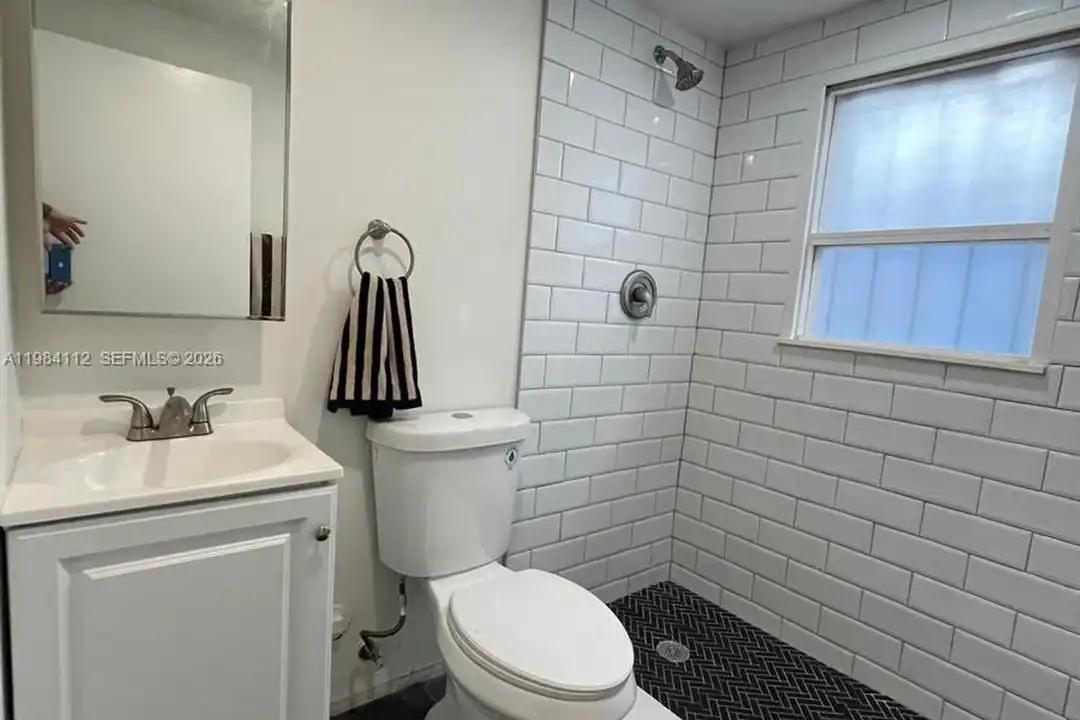140 NW 13th St #148 1/2 - View 3