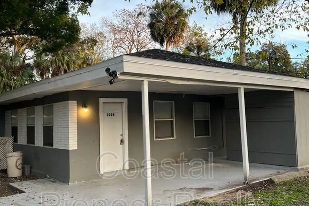 7026 Washington St – photo 1 of 8