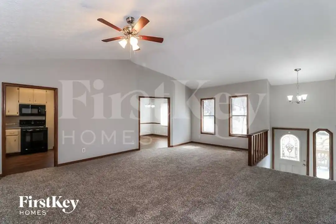 213 Park Ave - View 2