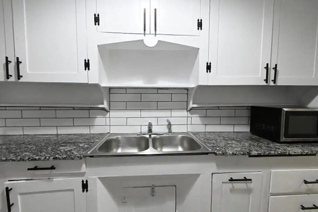 1117 N Youngs Blvd - View 6