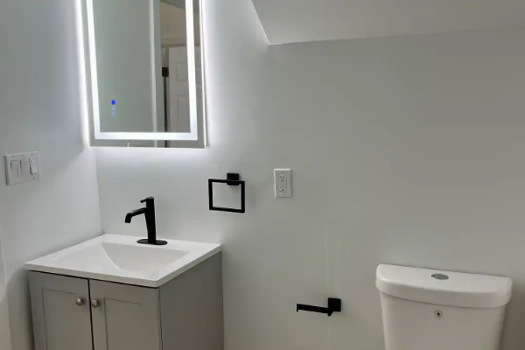 2053 W Oxford St unit 2 - View 6