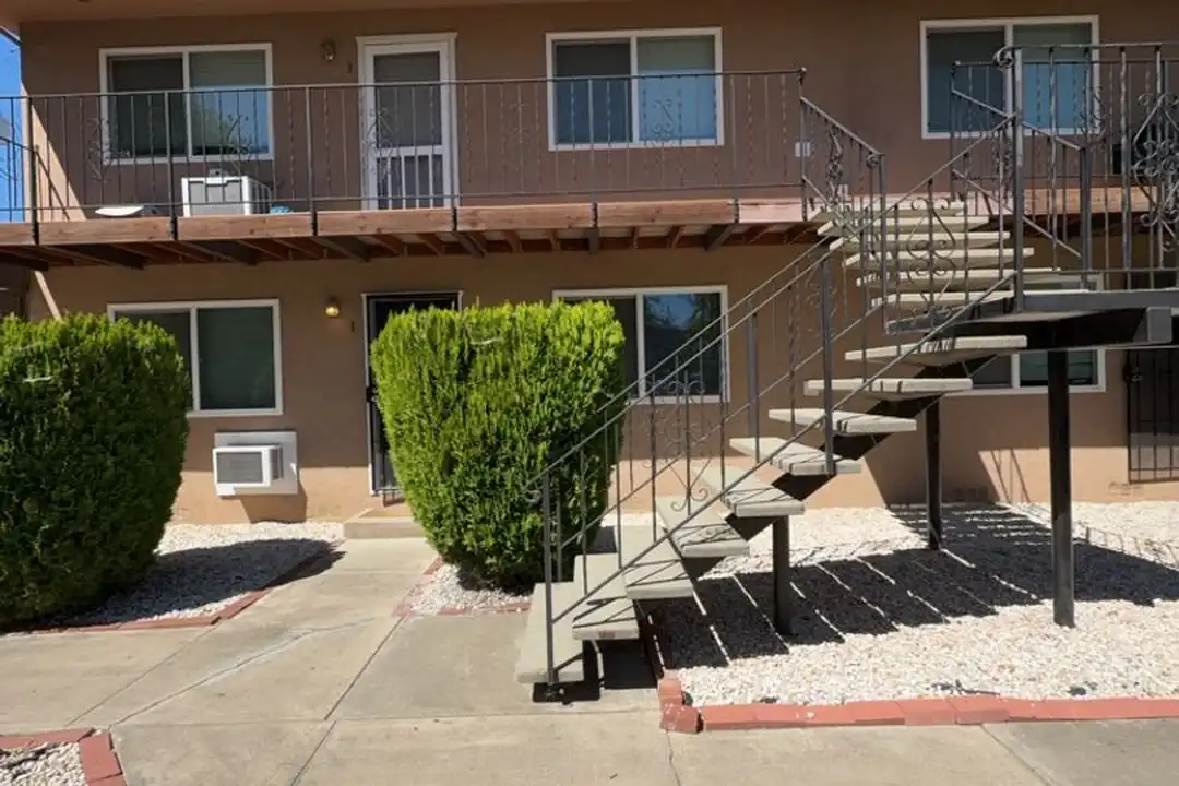 209 Wright Ln unit 1 – photo 1 of 9