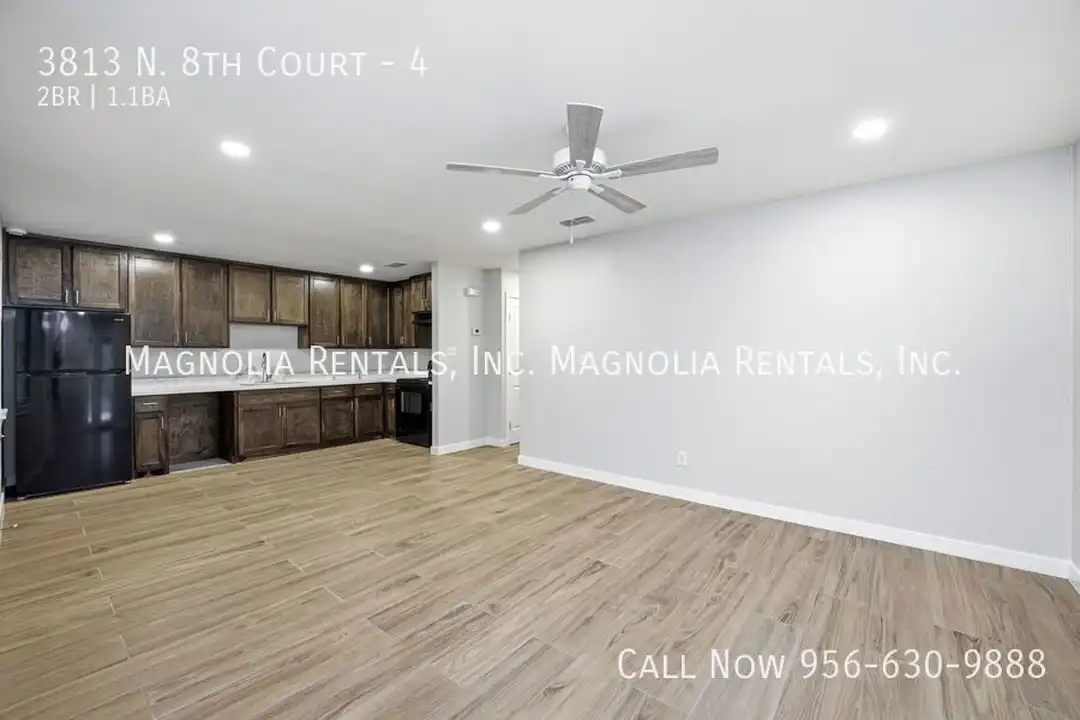 3813 N 8th St Ct - View 4