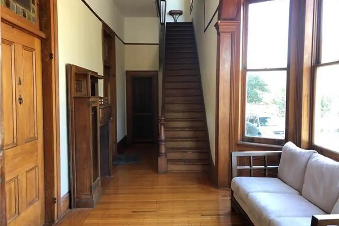 1332 Philip St unit A - View 2