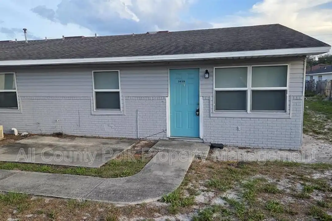3039 St Paul Dr – photo 1 of 15