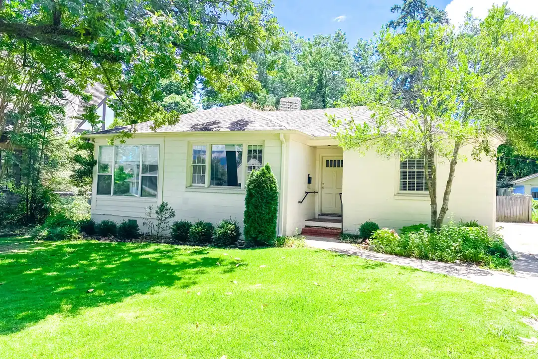 218 Malaga Ave – photo 1