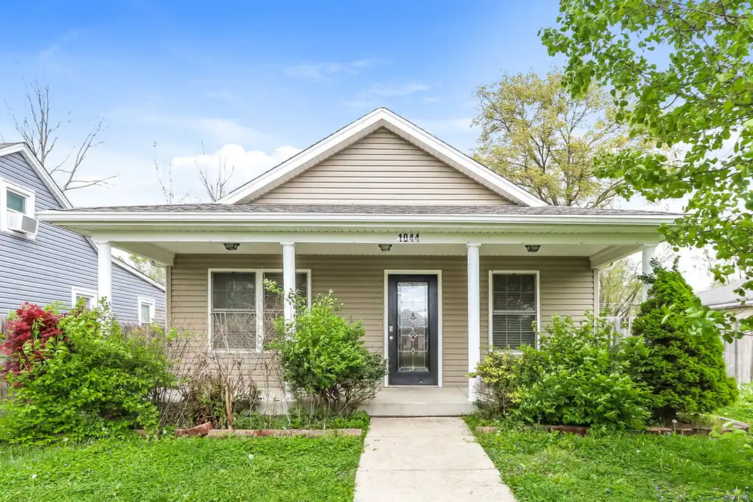 1044 Avondale Ct – photo 1 of 16