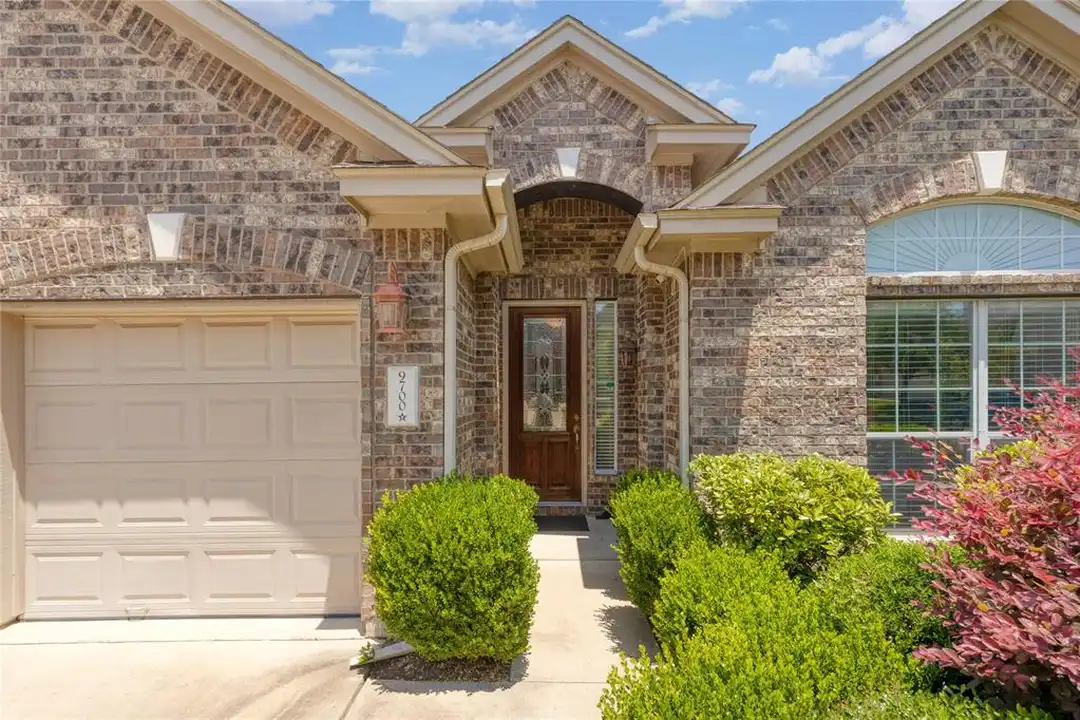 9700 Spanish Wells Dr - View 3