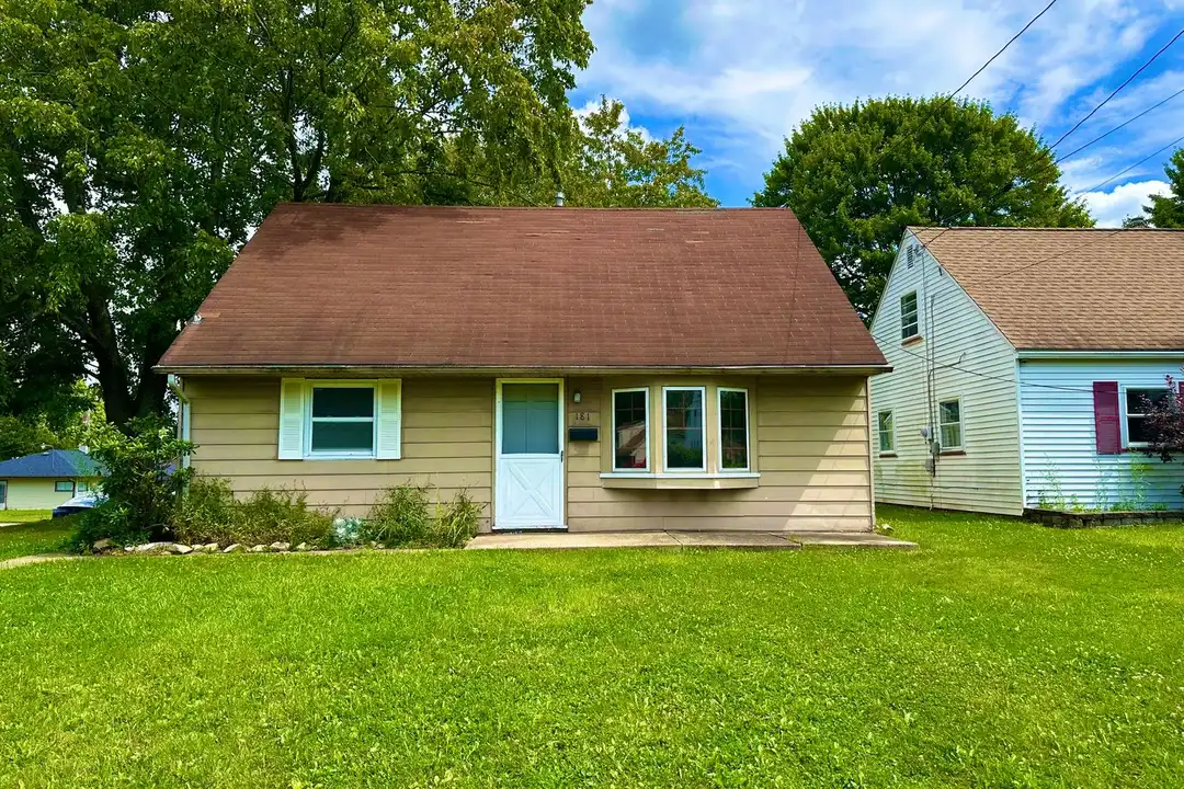 181 N Beverly Ave – photo 1