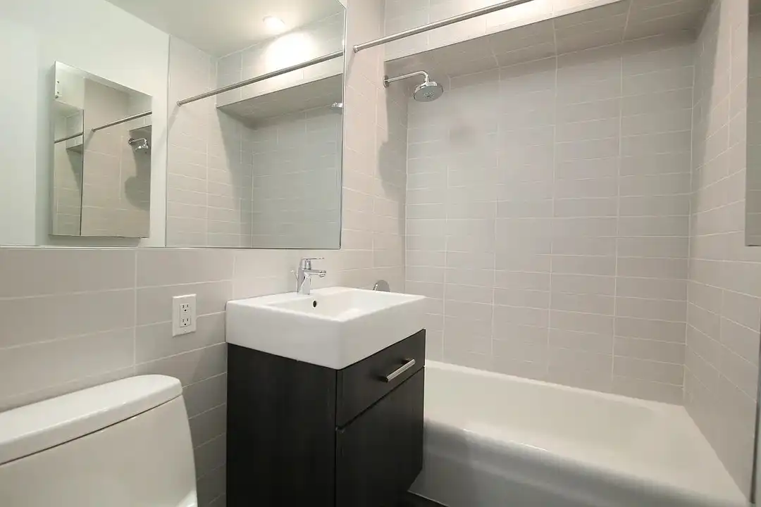 101 W 15th St unit 511 – další