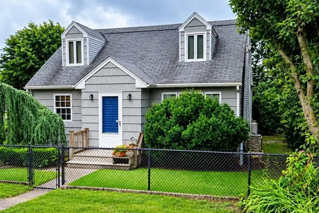 48 Rosemont Ave – photo 1 of 5