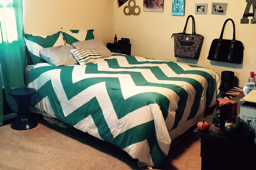 48 Moore Ave – photo 1