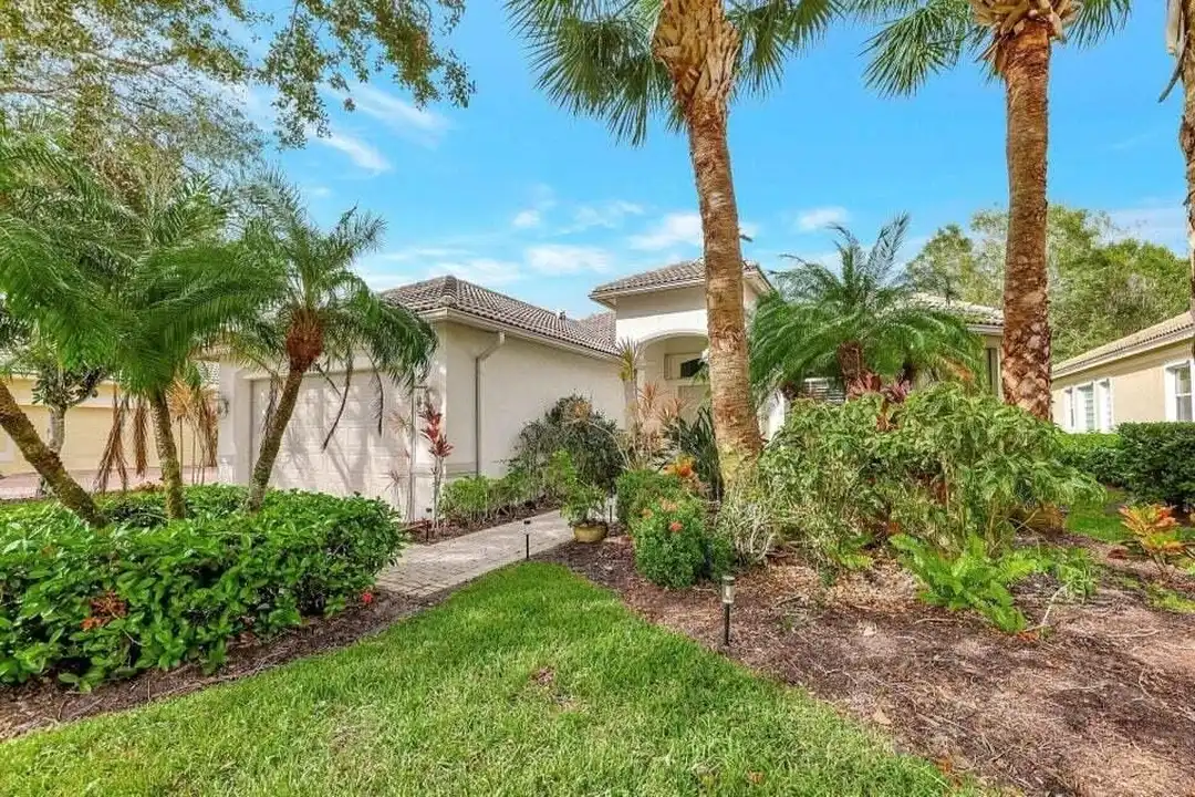 7602 Greenbrier Cir - View 2
