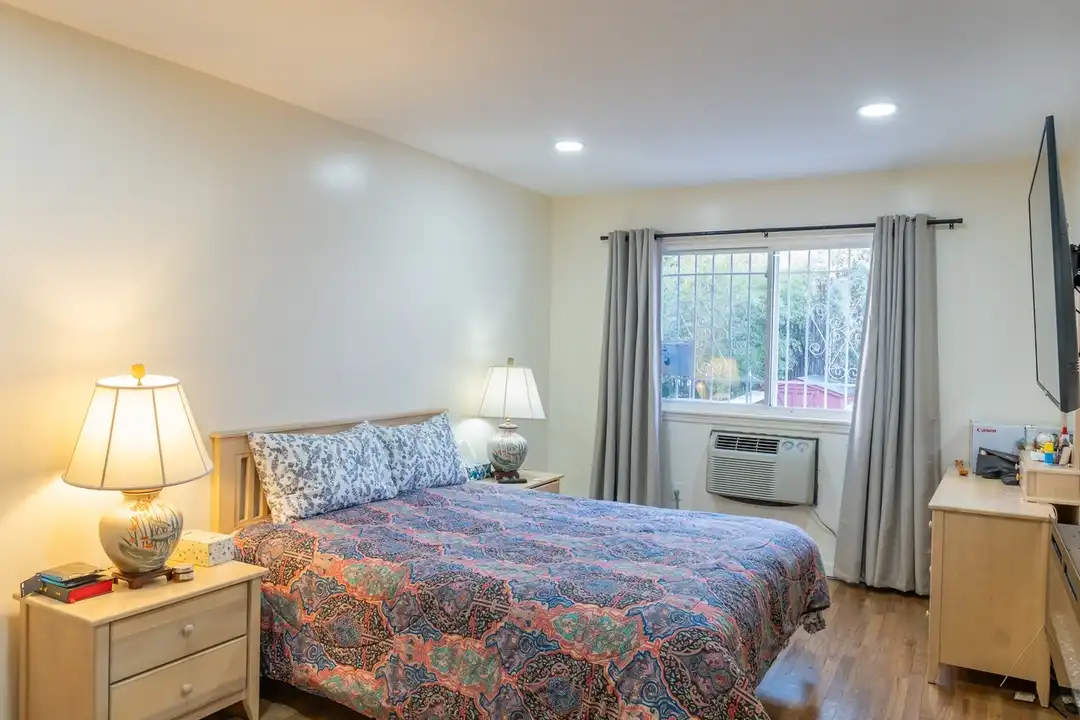140-32 Franklin Ave unit 2 - View 5