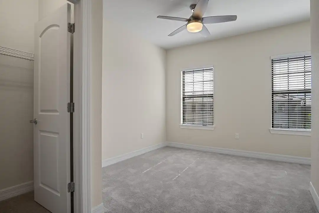 4837 Chantilly Rd - More