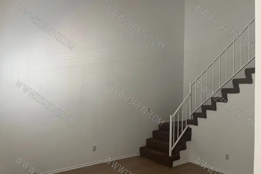 1628 Cactus Dr unit #B - View 3
